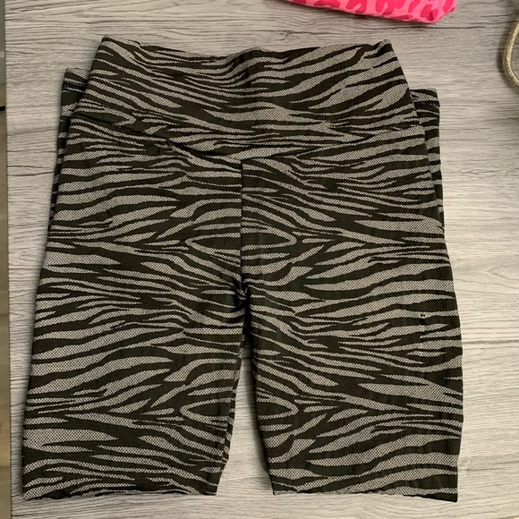 Cake body fitness popular stretch leggings zebra size XL - Picture 5 of 5